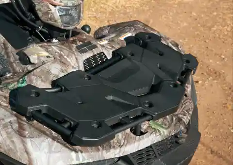 Lastgaller med skyddskåpor på Suzuki KingQuad